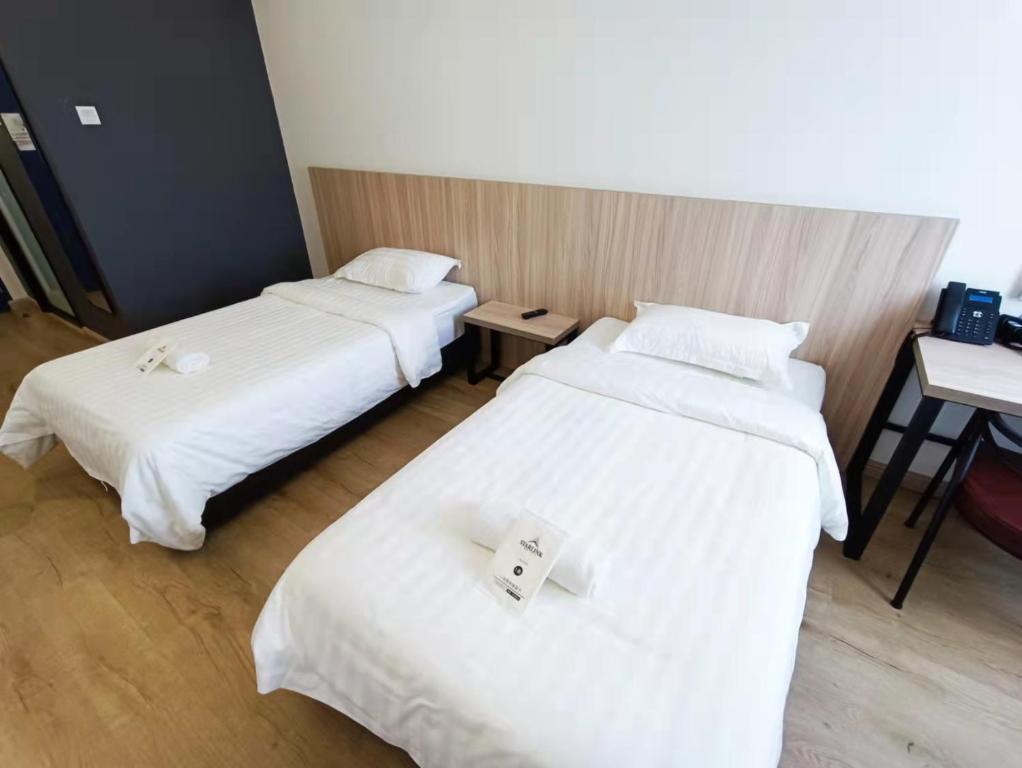 Superior Twin Room at Starlink Hotel Sibu